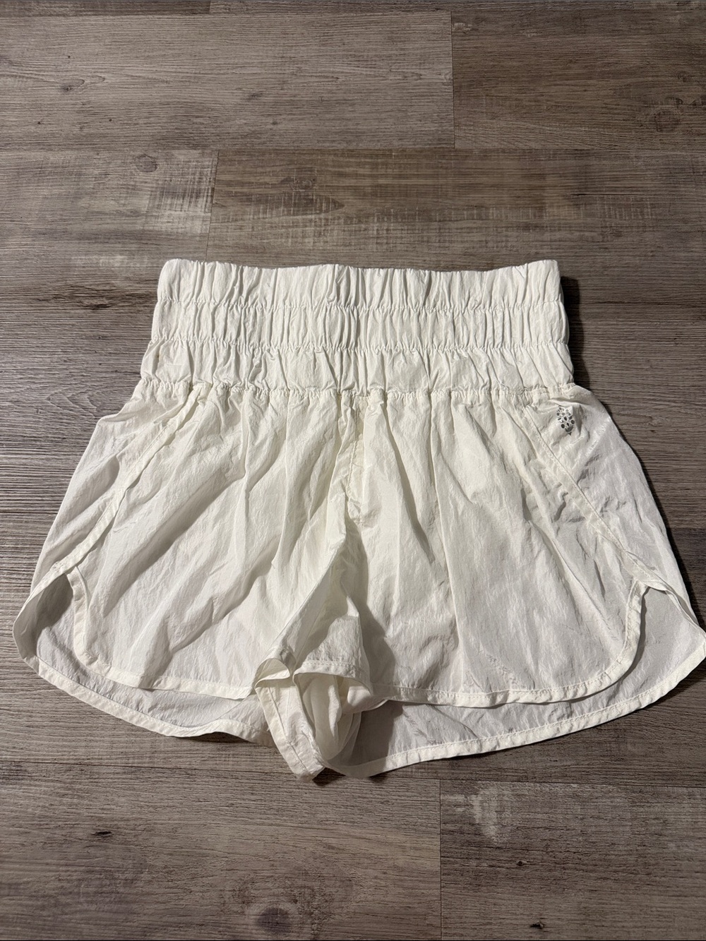 Women’s Free People movement shorts 🤍